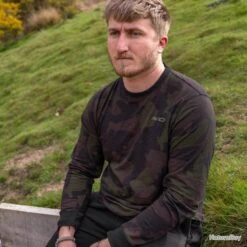 Avid Carp Distortion Camo Lite T Shirt Long Sleeve -Pêche des carnassiers Magasin 00003 Distortion Camo Lite T Shirt Long Sleeve S