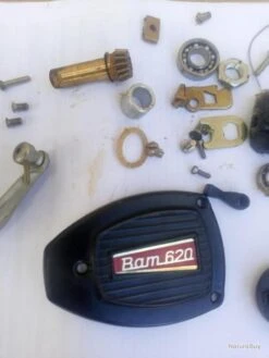 LOT IMPORTANT DE PIECES POUR MOULINET BAM 620 . ( PIECES NEUVES ) 11 LOT IMPORTANT DE PIECES POUR MOULINET BAM 620 . ( PIECES NEUVES ) -Pêche des carnassiers Magasin 00004 LOT IMPORTANT DE PIECES POUR MOULINET BAM 620 . PIECES NEUVES