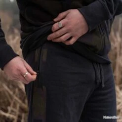 Avid Carp Distortion Onesie XXL 20 Avid Carp Distortion Onesie XXL -Pêche des carnassiers Magasin 00009 Distortion Onesie XXL